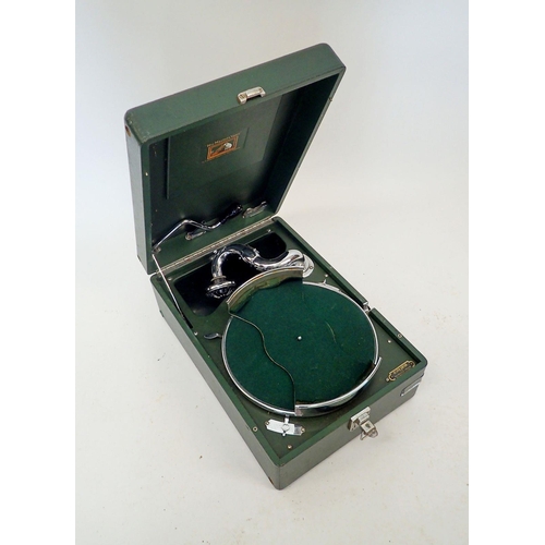 1165 - An HMV portable gramophone