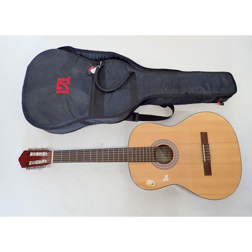 1286 - A Jose Ferrer Estudiante 4/4 classical guitar in soft padded case