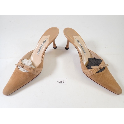 1289 - A pair of Manolo Blahnik ladies beige suede shoes, size 36.5