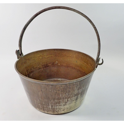 1381 - A late 19th century brass preserving pan 29cm diameter