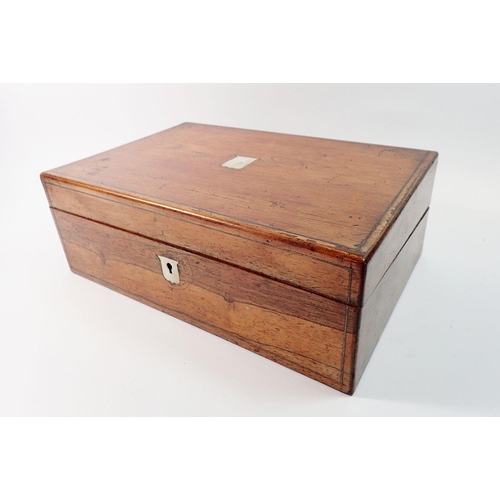 1415 - A 19th century mahogany writing slope with mother of pearl inlay, 35 x 23cm