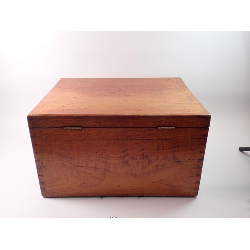 1421 - A mahogany storage box with key, 46 x 35.5 x 27cm