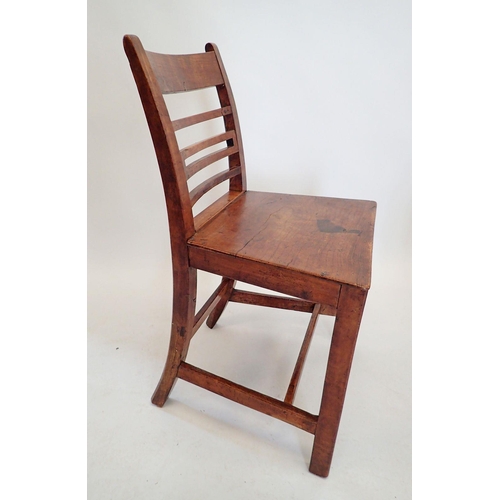 1432 - A pair of Georgian mahogany bar back chairs with solid seats