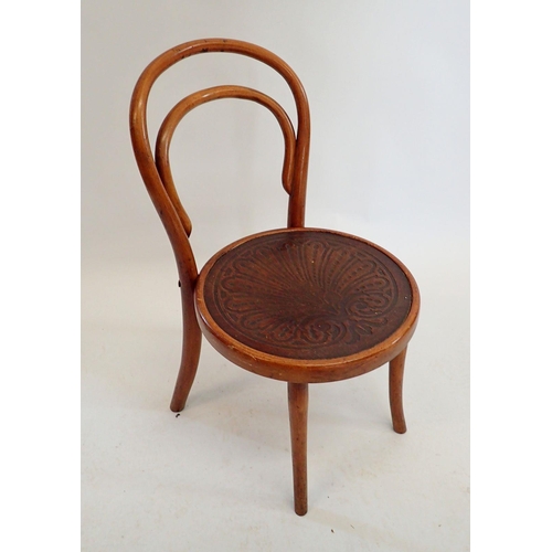 1447 - A Thonet bentwood child's chair with label