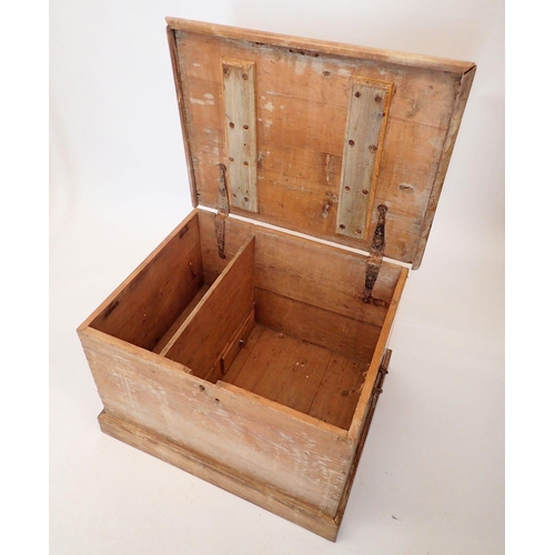 1455 - A Victorian small pine blanket box with two drawers to interior, 54 x 44 x 35cm