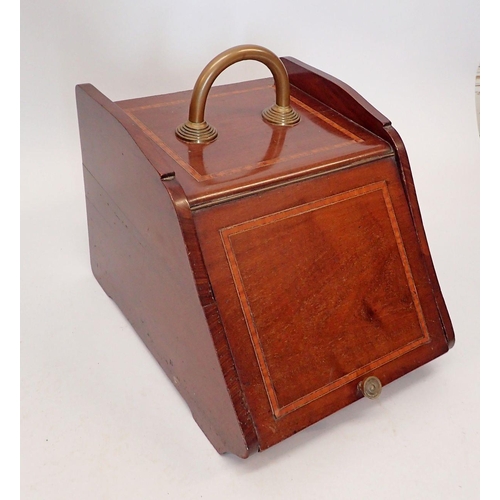 1500 - An Edwardian mahogany coal scuttle