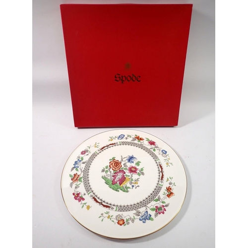 199 - A Spode Chinese Rose cake plated, boxed, 28cm diameter