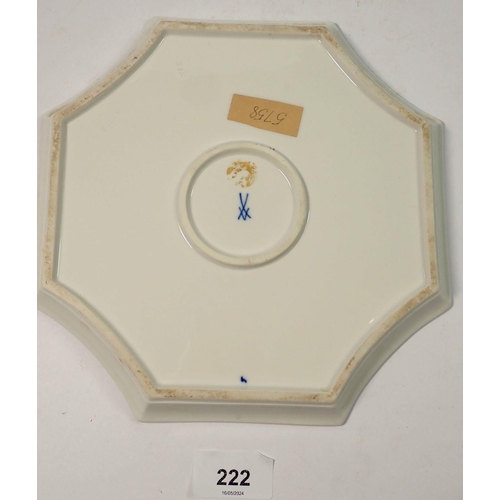 222 - A Meissen octagonal onion pattern plate, 21cm