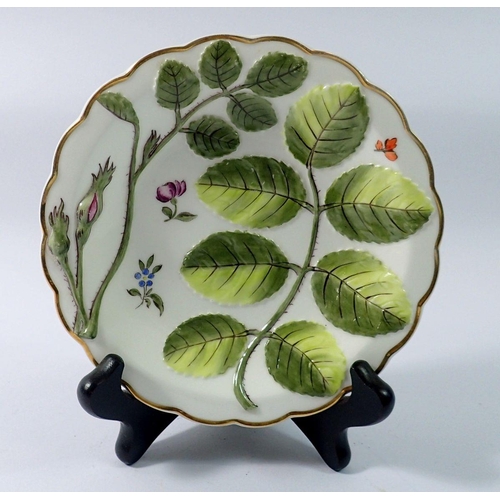 25 - A Royal Worcester Blind Earl pattern dish, 15cm diameter