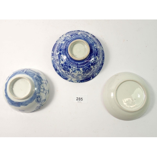 285 - An 18th century Chinese blue and white sugar bowl decorated landscape, a saucer painted butterflies ... 