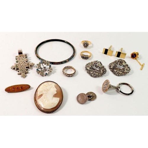 692 - A box of various costume jewellery including some silver