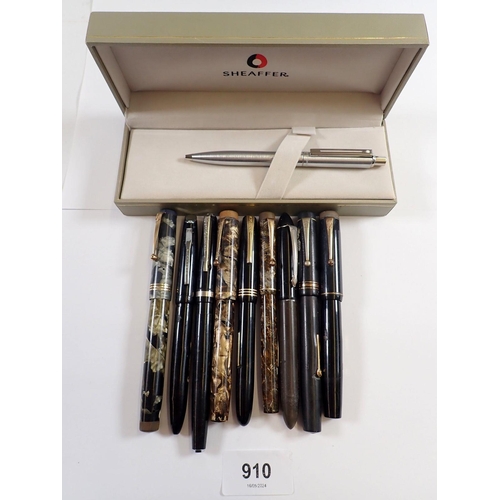 910 - A group of fine fountain pens including Swan, Mentmore, Platignum, Valentine etc. plus a cased Sheaf... 