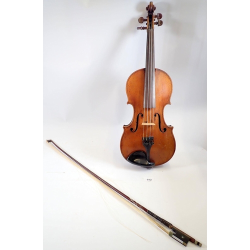 912 - A 19th century Bohemian violin in the style of Gagliano 14