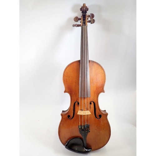 912 - A 19th century Bohemian violin in the style of Gagliano 14