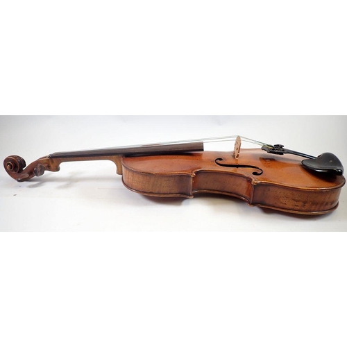 912 - A 19th century Bohemian violin in the style of Gagliano 14