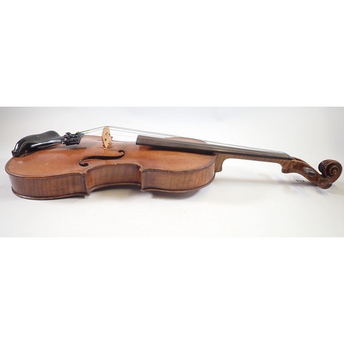 912 - A 19th century Bohemian violin in the style of Gagliano 14