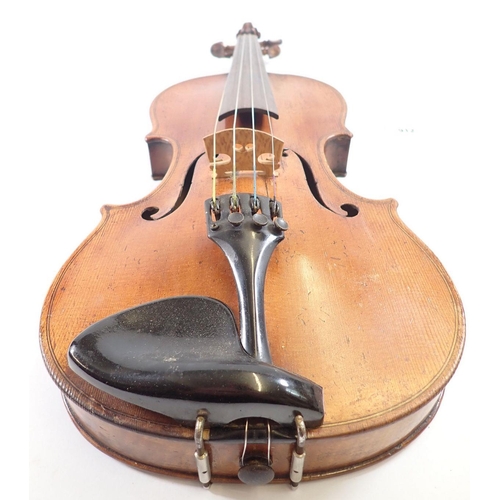 912 - A 19th century Bohemian violin in the style of Gagliano 14