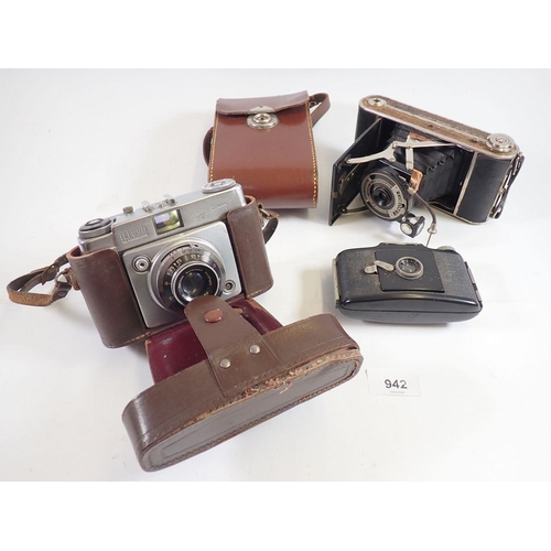 942 - A Kodak Bantum camera, a Coronet bellows camera and an Ilford Sportsman camera