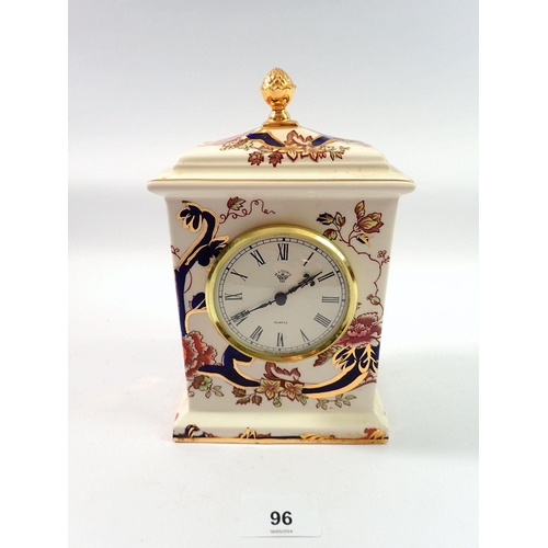 96 - A Masons 'Mandalay' mantel clock, 20cm tall