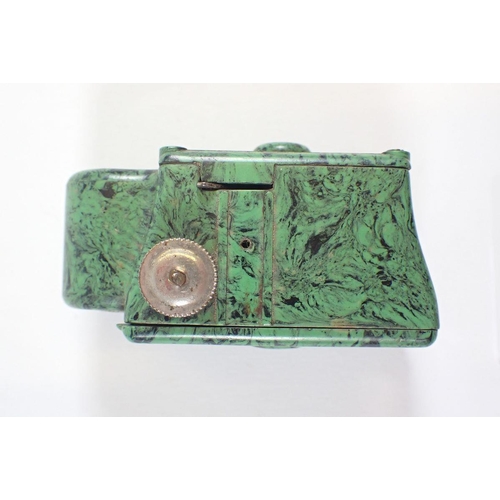 963 - A Coronet Midget Bakelite camera