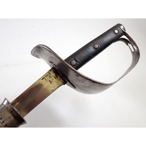 1032 - An Enfield 1899 pattern cavalry troopers sabre,  with scabbard, blade 87cm (Due to recent postal res... 