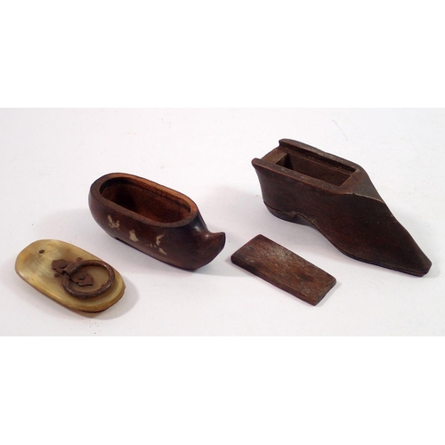 1047 - Two 19th century wooden shoe form snuff boxes, largest 10cm long