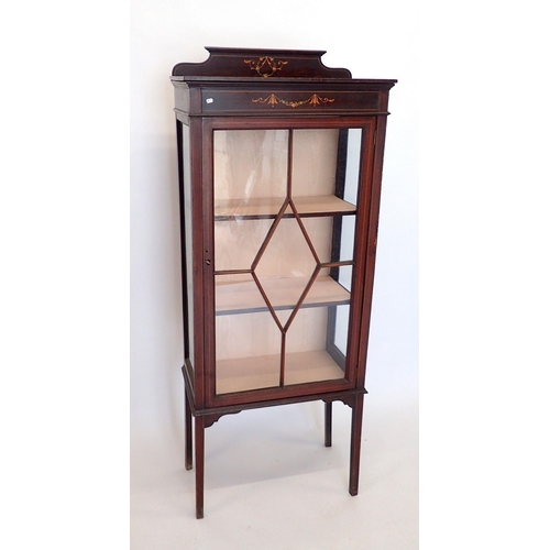 1157 - An Edwardian mahogany single door display cabinet with inlaid and painted decoration, 59cm wide, 148... 