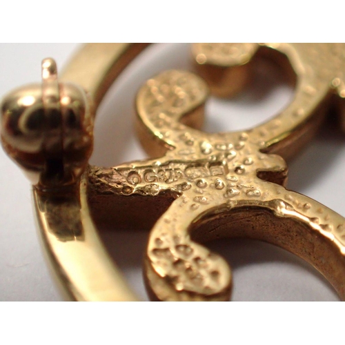 454 - An Ola Gorie 9 carat gold St Magnus brooch, 2.5cm diameter, 6.6g