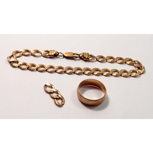 457 - A 9 carat gold bracelet with three spare links and a 9 carat gold wedding band, size O, total weight... 