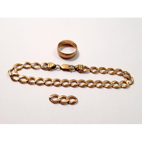 457 - A 9 carat gold bracelet with three spare links and a 9 carat gold wedding band, size O, total weight... 