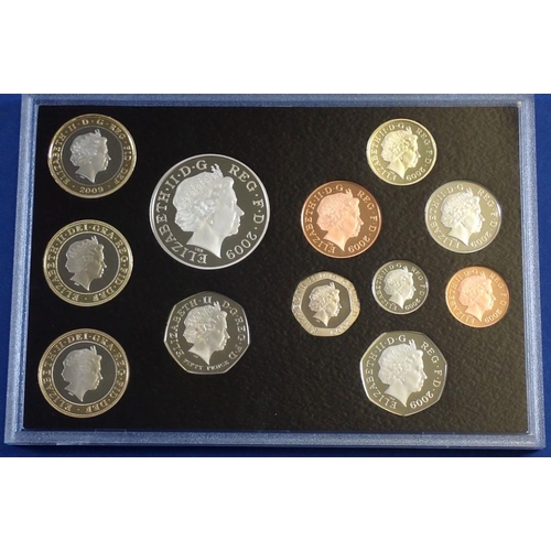 765 - A Royal Mint 2009 UK Proof Coin Set featuring the Kew Gardens 50p, 12 coins in case Cond: UNC