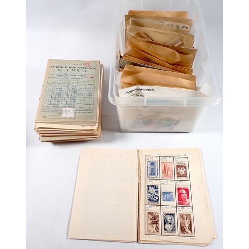 801 - GB & World stamps: Glory box of mostly mint and used definitives, commemoratives, parcel post, fisca... 