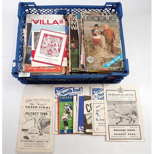 943 - A quantity of football programmes and annuals, 1950's & 1960's