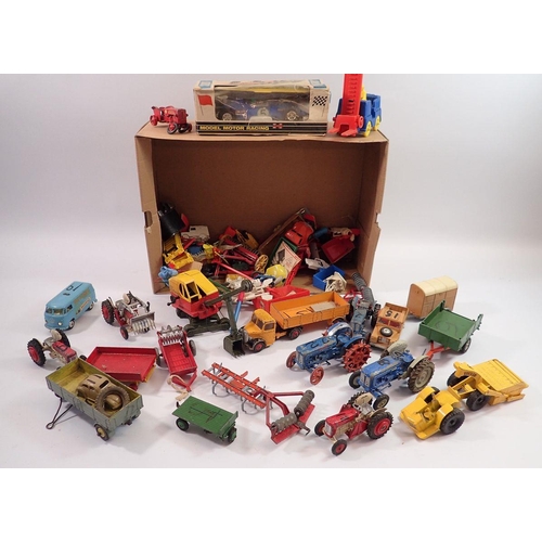 1125 - A box of various old die cast vehicles