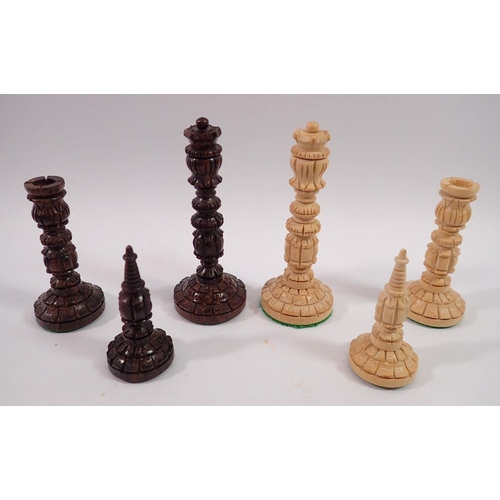 1136 - A composition chess set, king 10.5cm tall - boxed