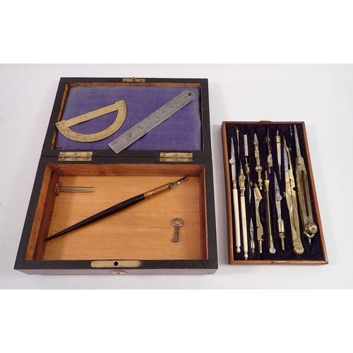 1138 - An early 20th century mahogany drawing set, boxed with key, 21 x 13cm