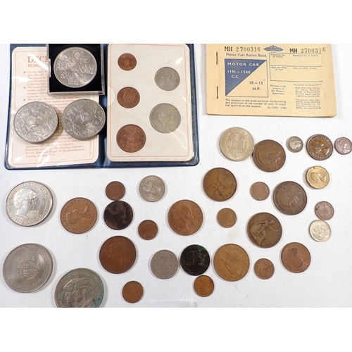 624 - Quantity of British pre-decimal and commemoratives inclduing threepences, halfpennies and pennies, d... 