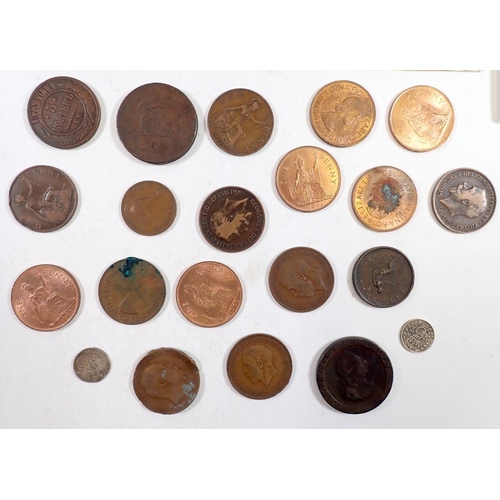 635 - A group of British coins and banknotes including George III cartwheel penny 1797, half penny 1807, B... 