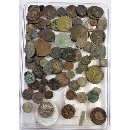 662 - A group of Roman and Greek coins