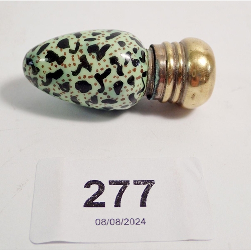 277 - A ceramic birds egg style scent bottle with screw top lid, 4.8cm