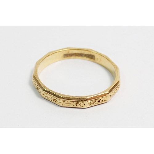 308 - A 9ct gold engraved and faceted wedding ring, size L, 2.5g