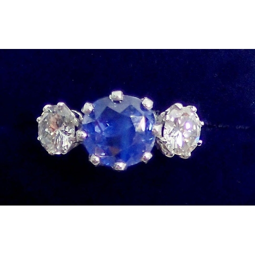 337 - A fine 18 carat white gold Ceylon sapphire and diamond ring, the central natural sapphire  approx. 5... 