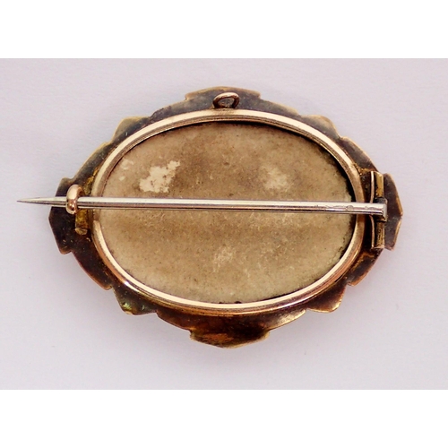 360 - A Victorian gold brooch, unmarked but tested as gold, 4g total weight