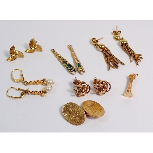 368 - Five pairs of 9ct gold earrings, 13.8g, a single 9ct gold cufflink 5.1g and a tower gold charm 1.6g