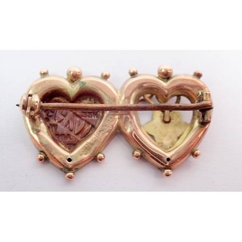 398 - A 9 carat gold Mizpah double heart brooch, 3cm, 2.9g