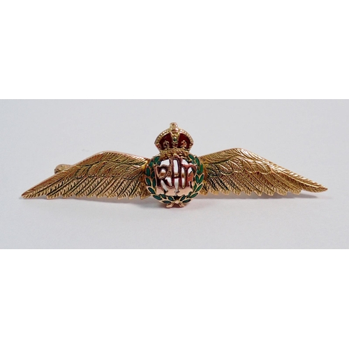 405 - A 9 carat gold and enamel RAF sweetheart brooch, 5.5cm, 3.7g