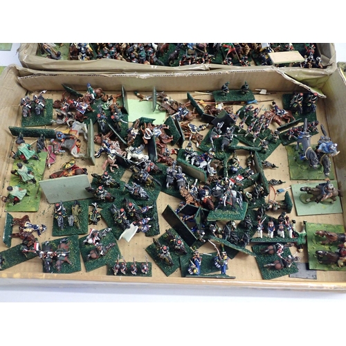 491 - A box of various metal painted soldiers, horseback, medieval etc. 100+