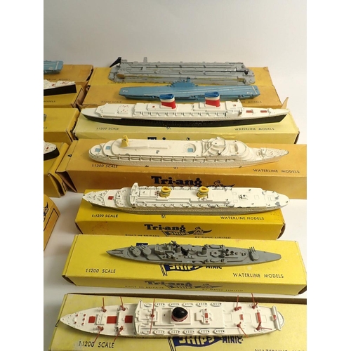 495 - A group of boxed Traing Minic ships including M704 SS United States, M702 RMS Queen Elizabeth, M885 ... 