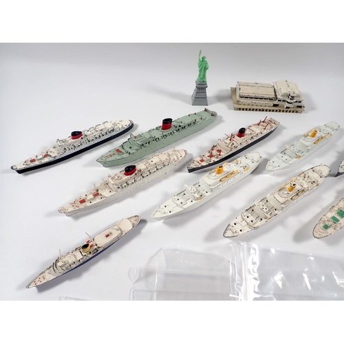 496 - A box of various Traiang Minic ships including M710 RMS Sylvania, M721 Royal Yacht Britannia, M713 A... 