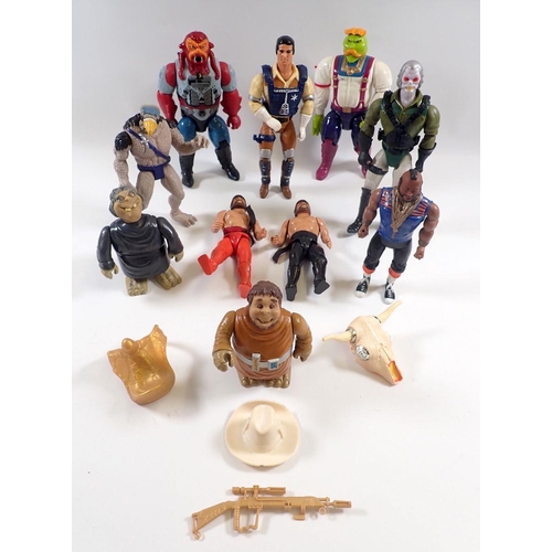 540 - A group of vintage 1980s action figures including Bravestarr filmation, Mr T The A-Team Connell Prod... 